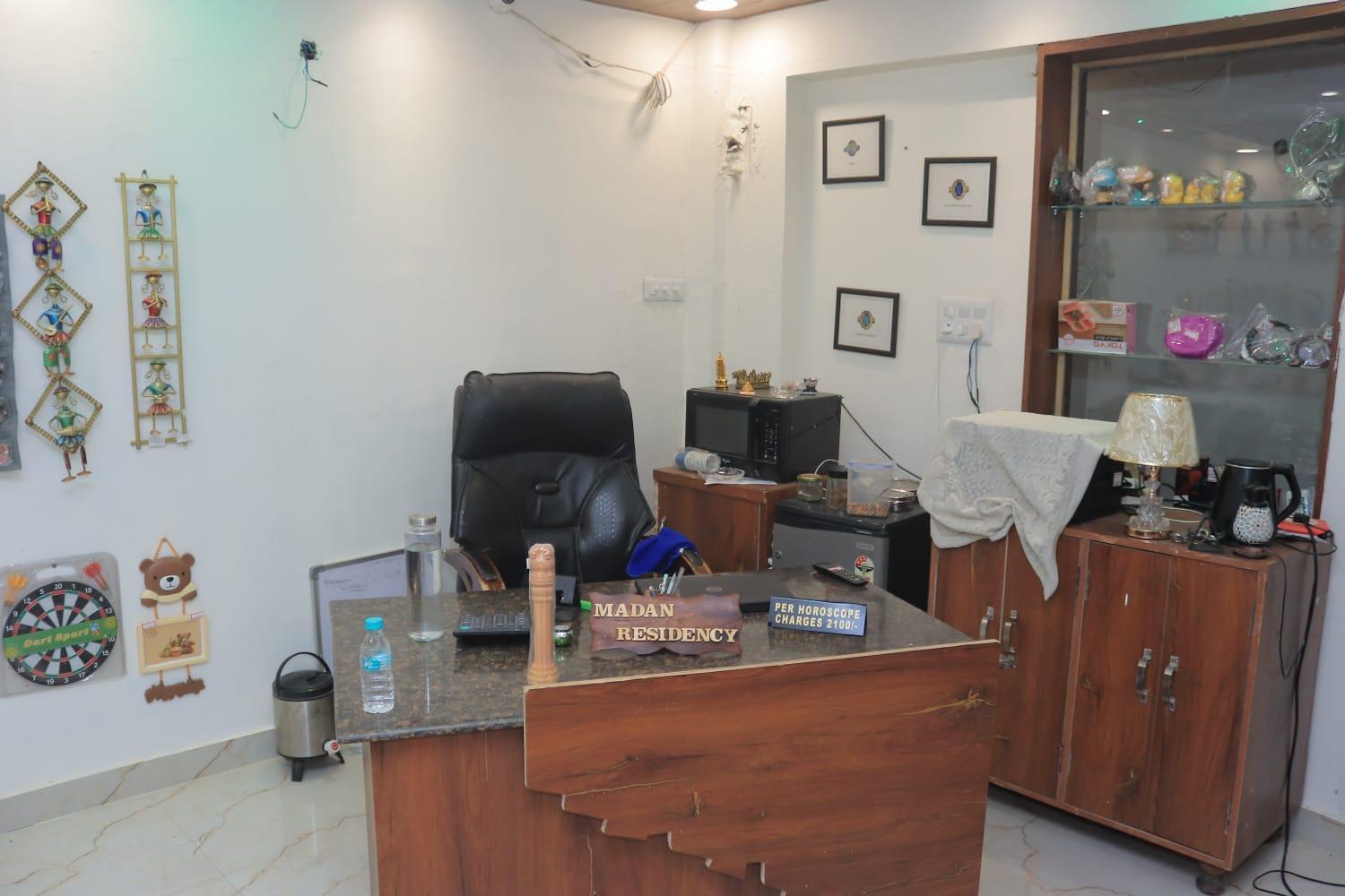 Madan Residency , Amritsar Hotel Bagian luar foto